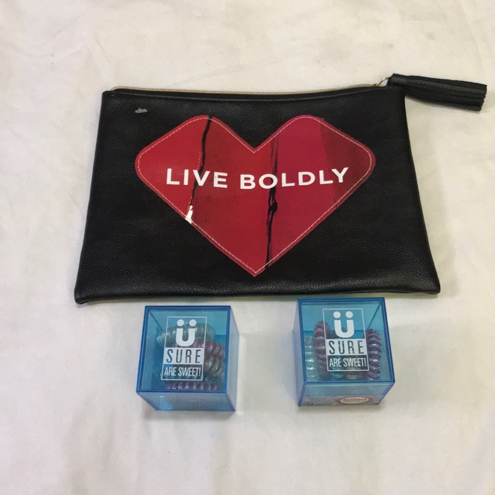 Bundle 1 make up pouch & 2 packs scunci spirals